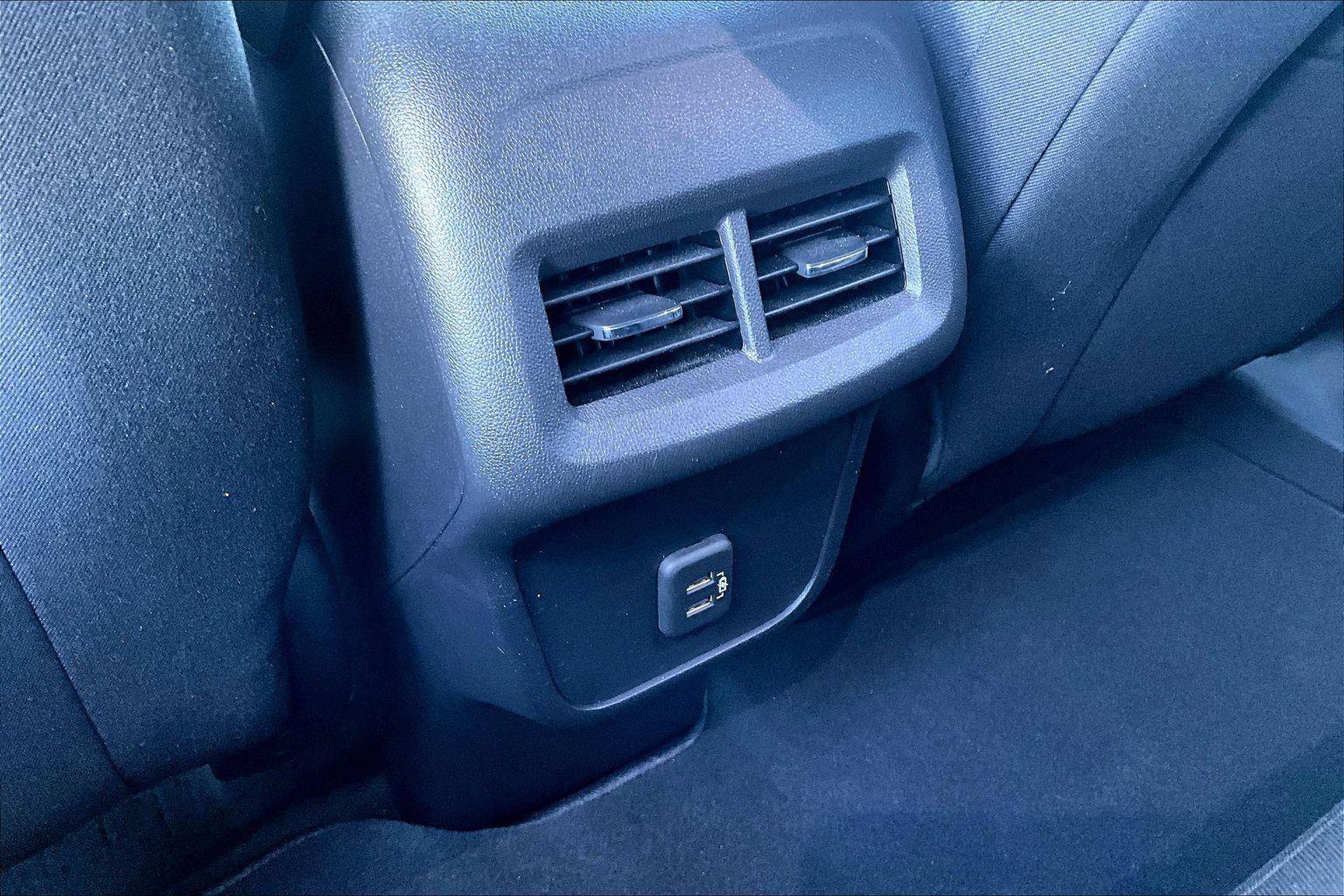 Used 2024 Chevrolet Equinox LT image 34