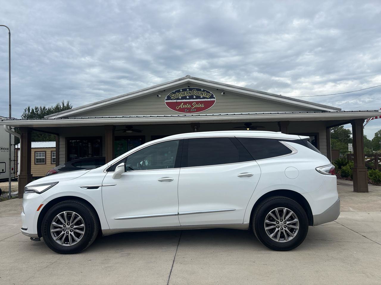 Used 2023 Buick Enclave Essence FWD image 8