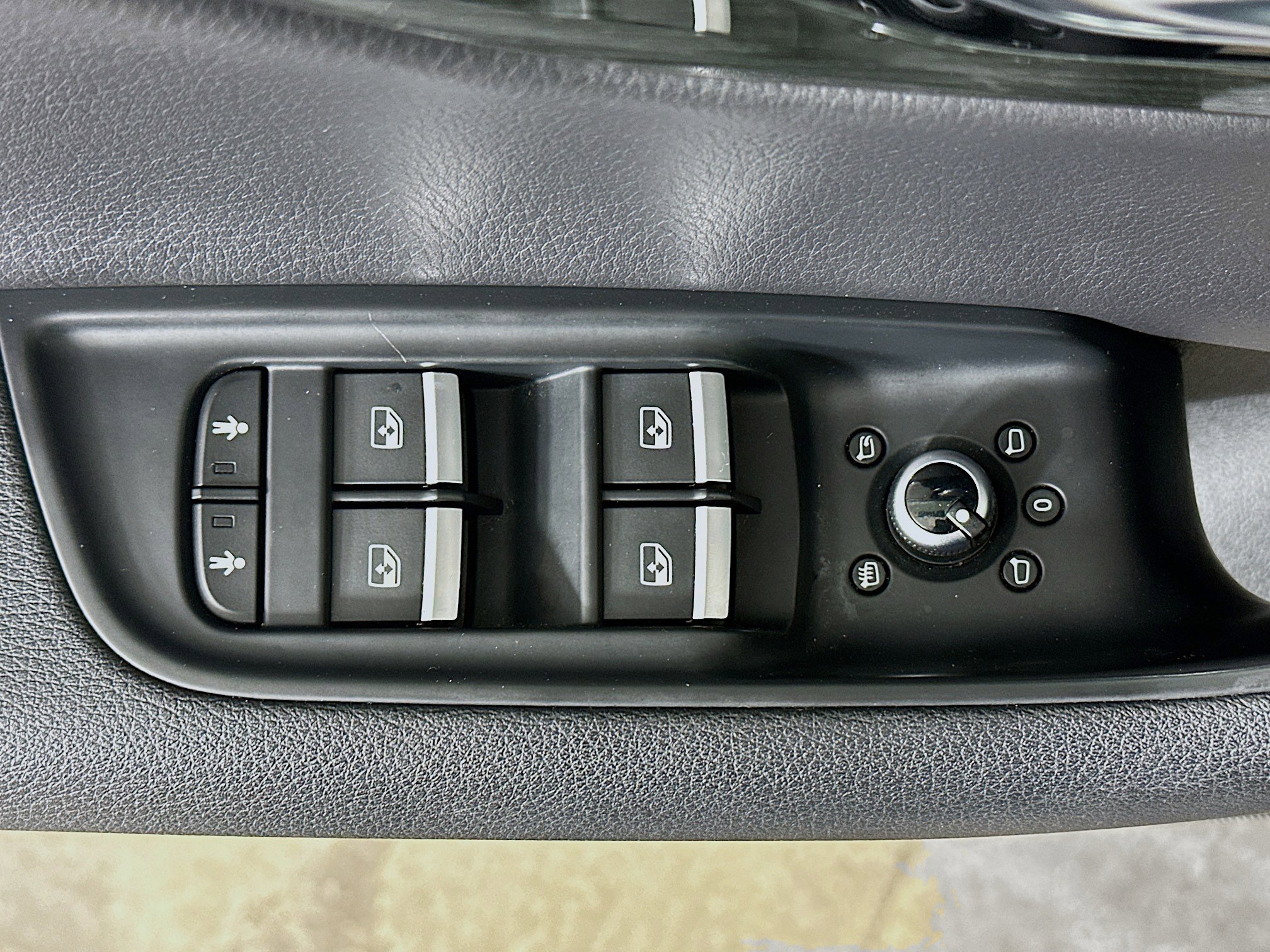 Used 2017 Audi Q7 3.0T Premium Plus w/ Premium Plus Package image 15