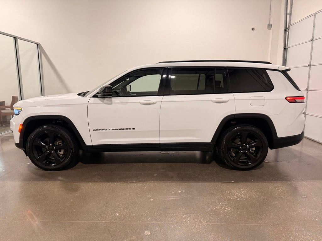 Used 2021 Jeep Grand Cherokee L Laredo RWD image 8