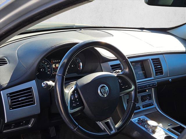 Used 2012 Jaguar XF image 8