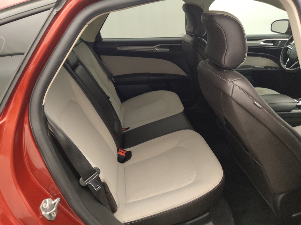 Used 2019 Ford Fusion SE w/ Equipment Group 151A FWD image 19