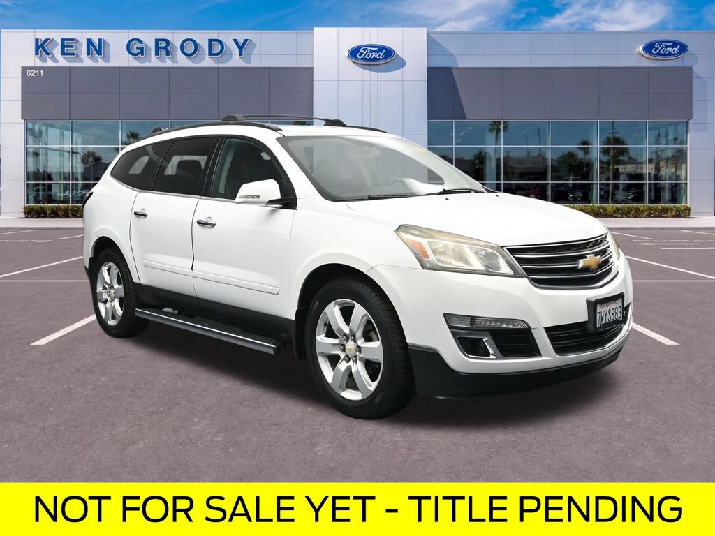 Used 2017 Chevrolet Traverse LT w/ Style and Technology Package FWD image 1