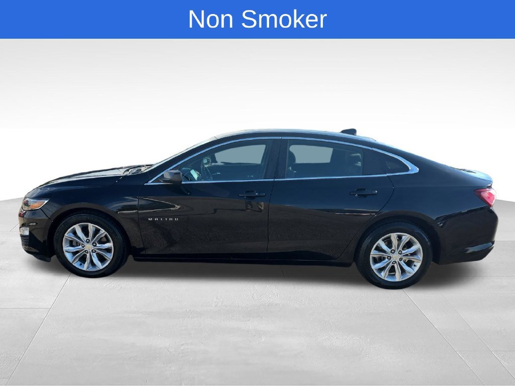 Used 2019 Chevrolet Malibu LT FWD image 2