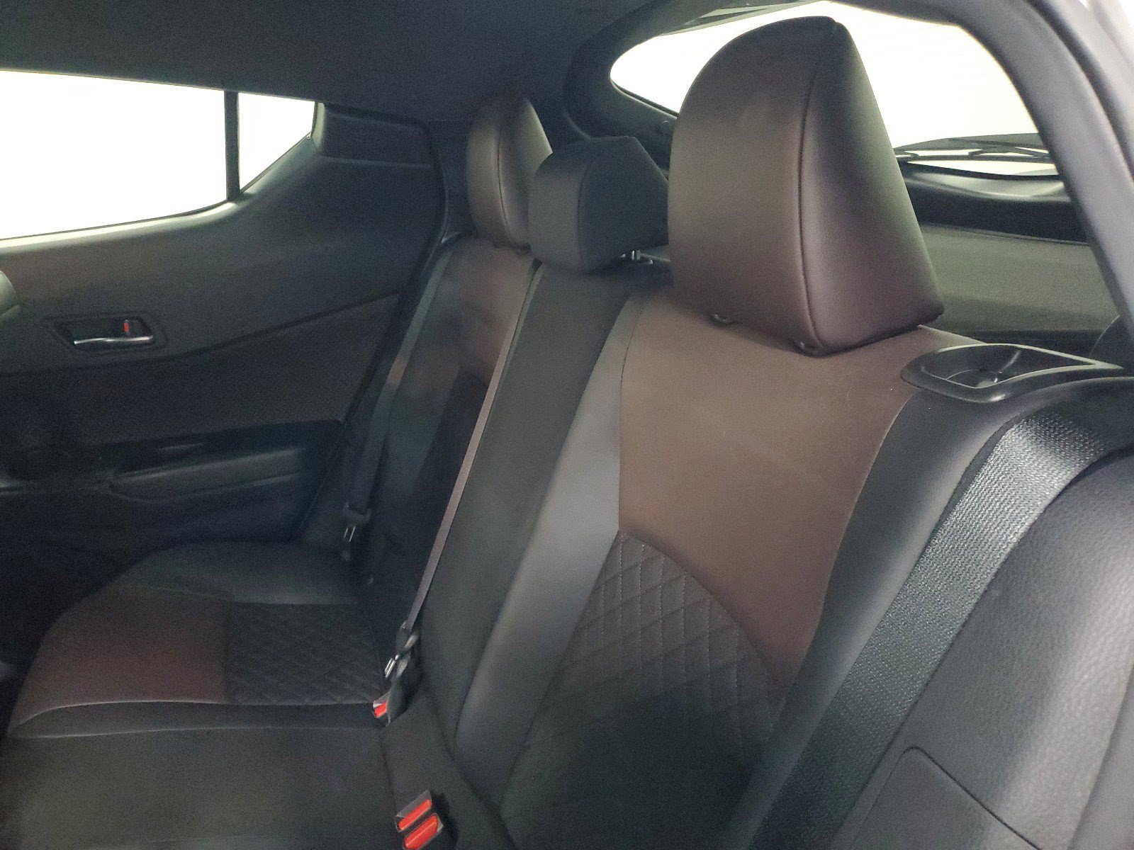 Used 2019 Toyota C-HR Limited FWD image 15