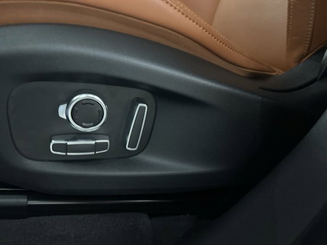 Used 2025 Jaguar F-PACE R-Dynamic S image 10