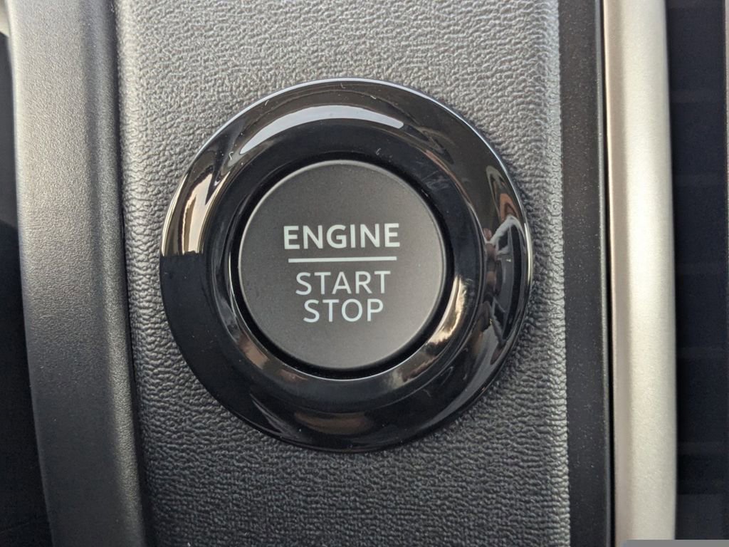 New 2025 Ford Expedition Active image 30