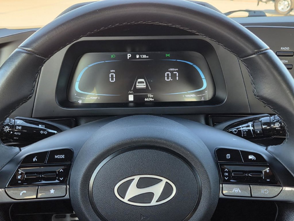 Used 2025 Hyundai Elantra Sport FWD image 17