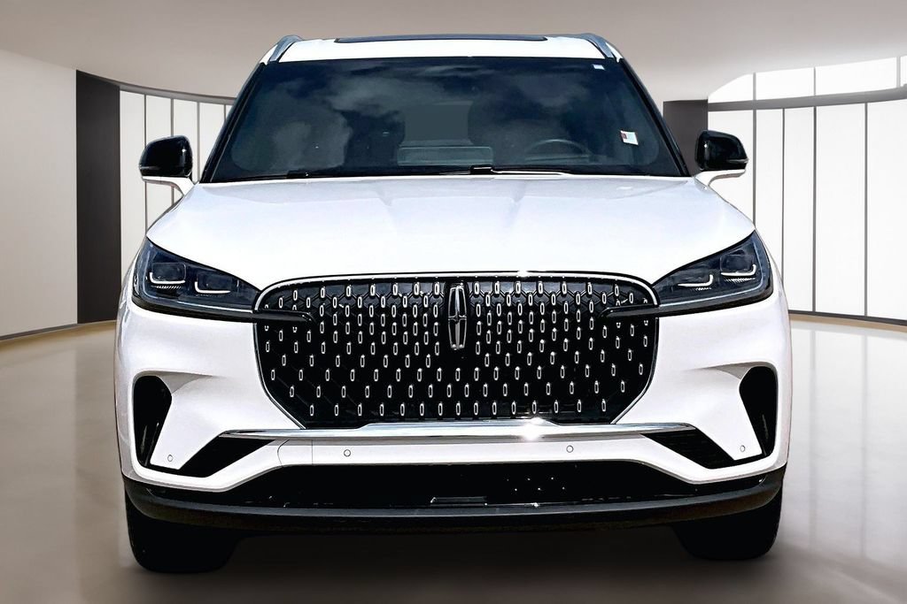 Used 2025 Lincoln Aviator Reserve w/ Equipment Group 201A AWD/4WD image 3