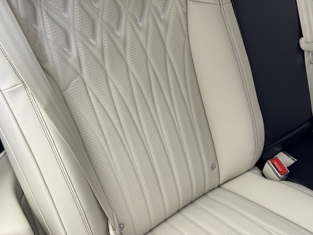 New 2026 Bentley Flying Spur Azure image 56