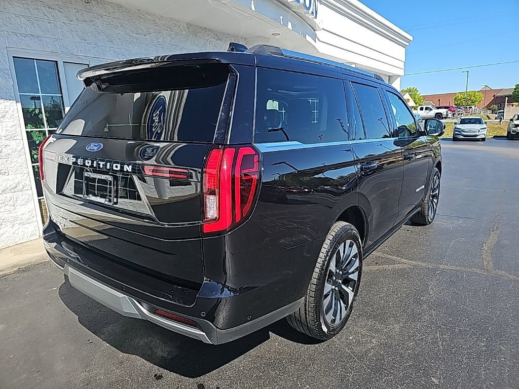 Used 2025 Ford Expedition Platinum w/ Driver's Package image 4