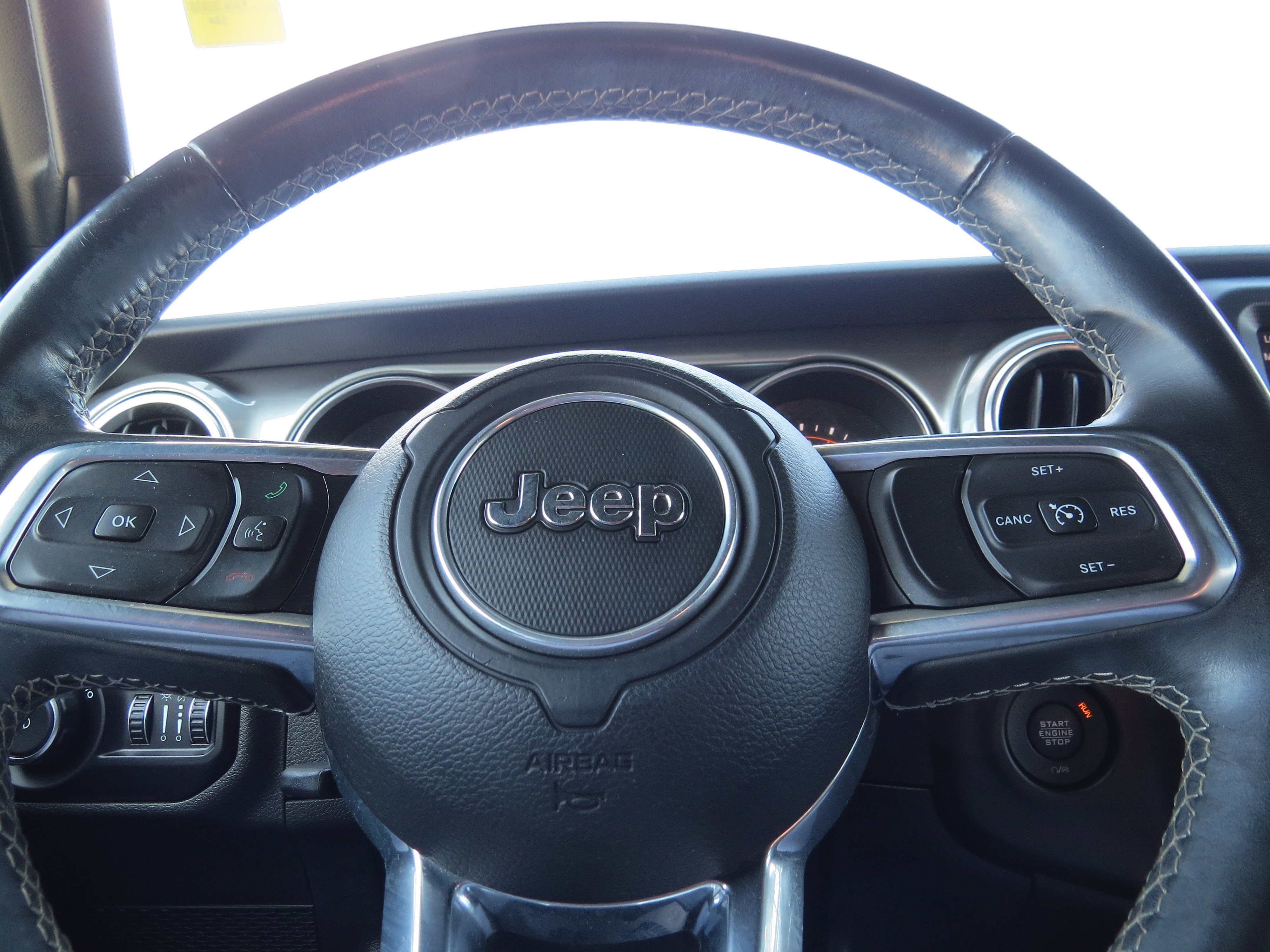 Used 2019 Jeep Wrangler Unlimited Sahara w/ Safety Group image 21