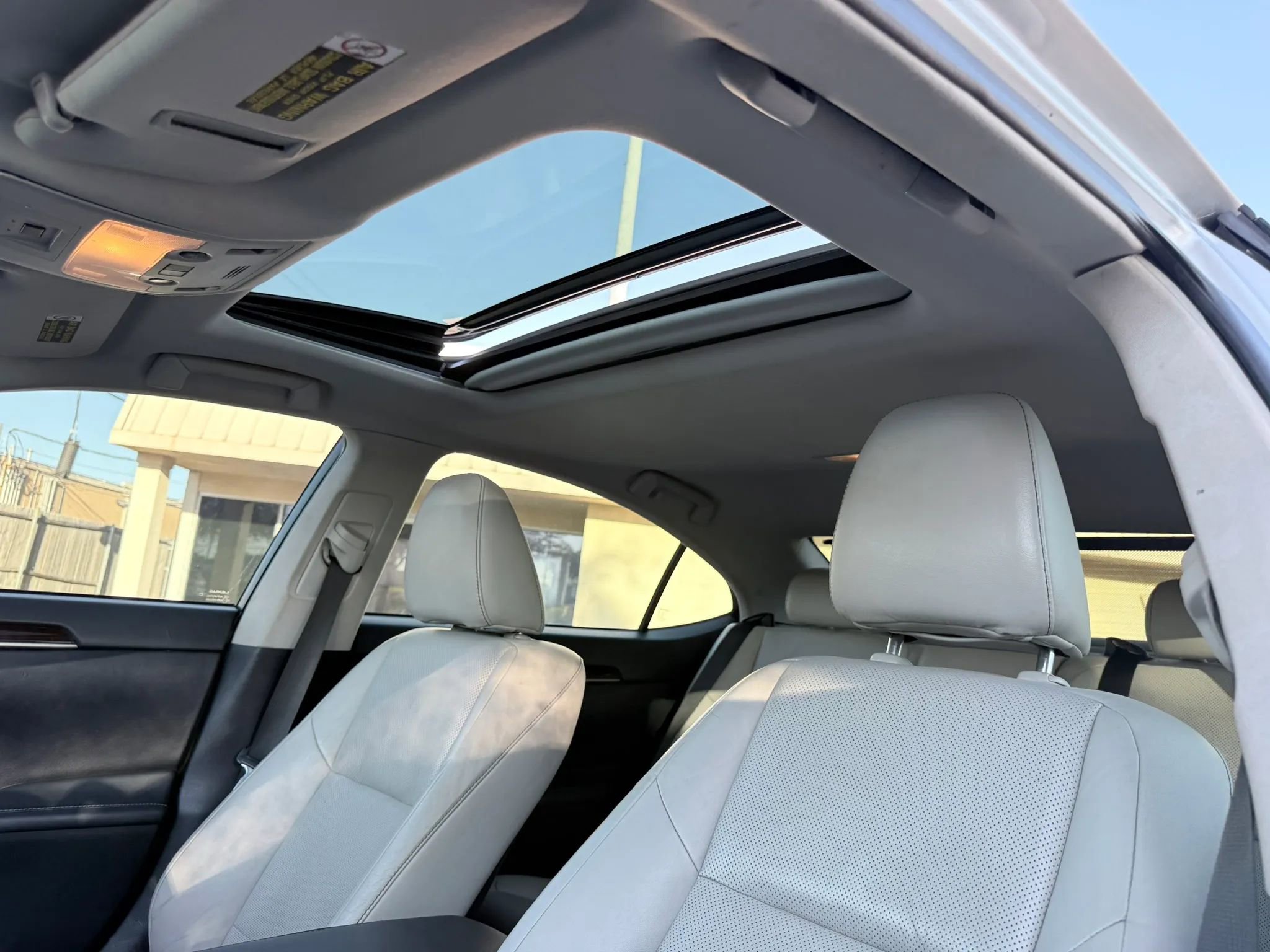 Used 2014 Lexus ES 350 ES 350 Sedan 4D w/ Luxury Package image 9