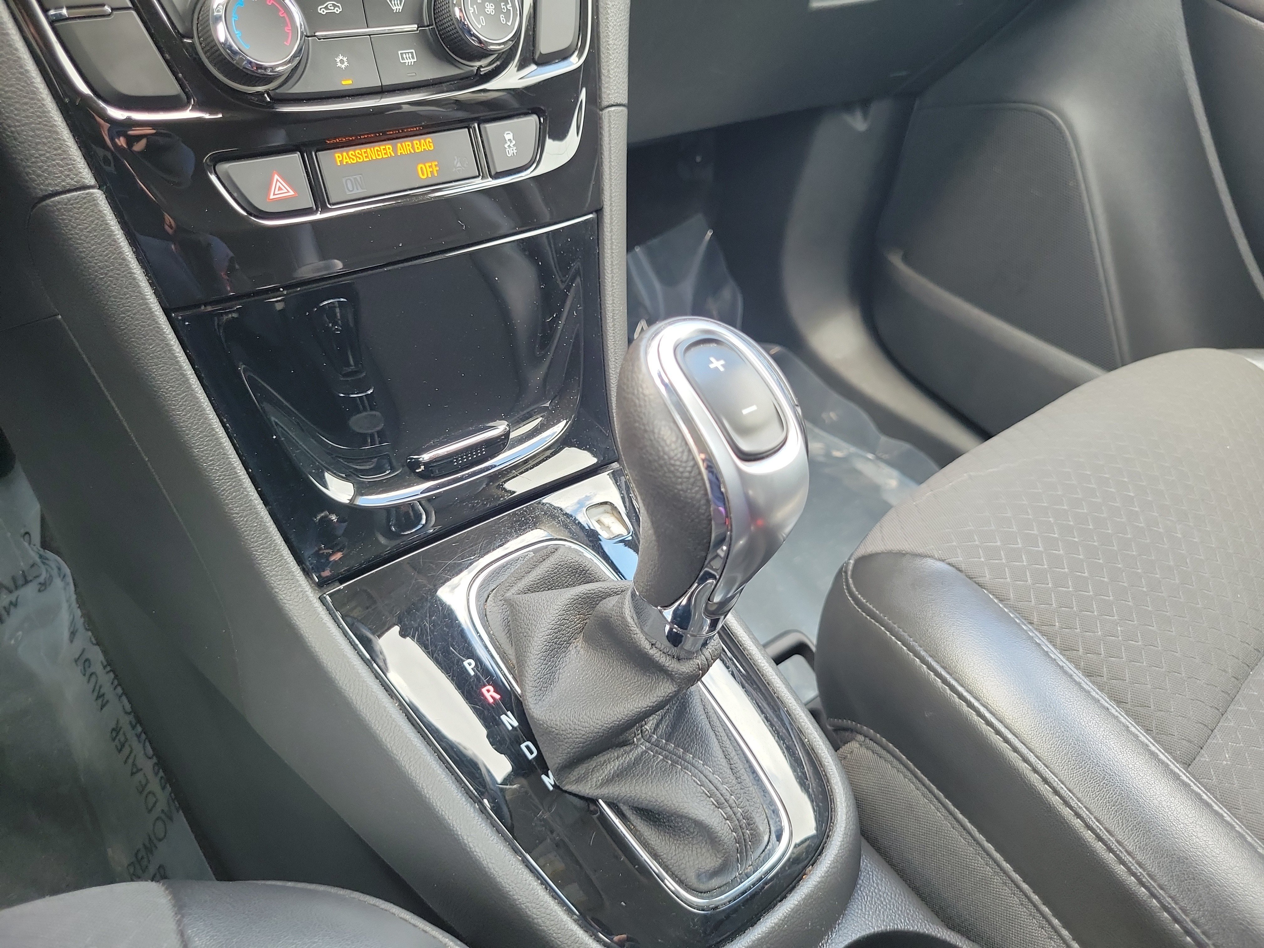 Used 2022 Buick Encore Preferred FWD image 22