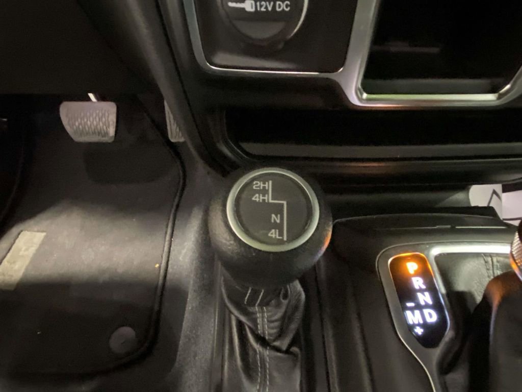 Used 2024 Jeep Wrangler Sport image 18