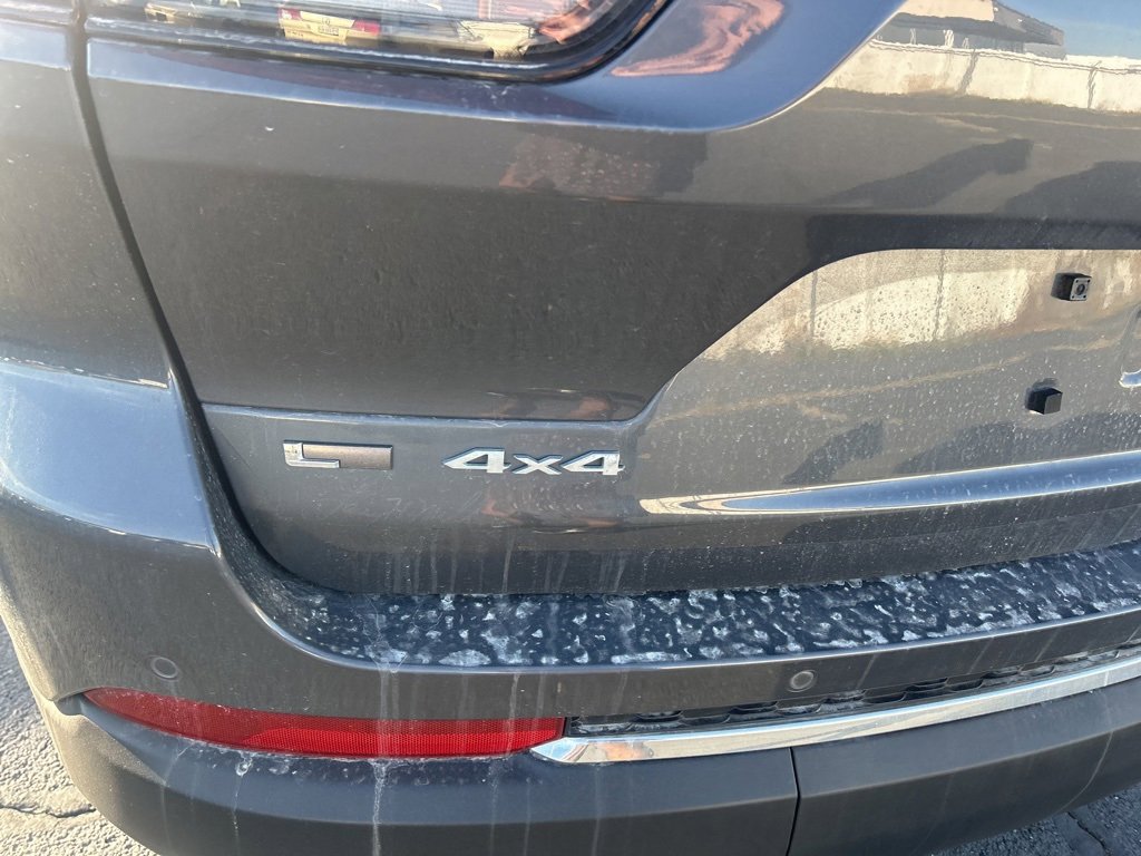 Used 2022 Jeep Grand Cherokee L Limited image 16