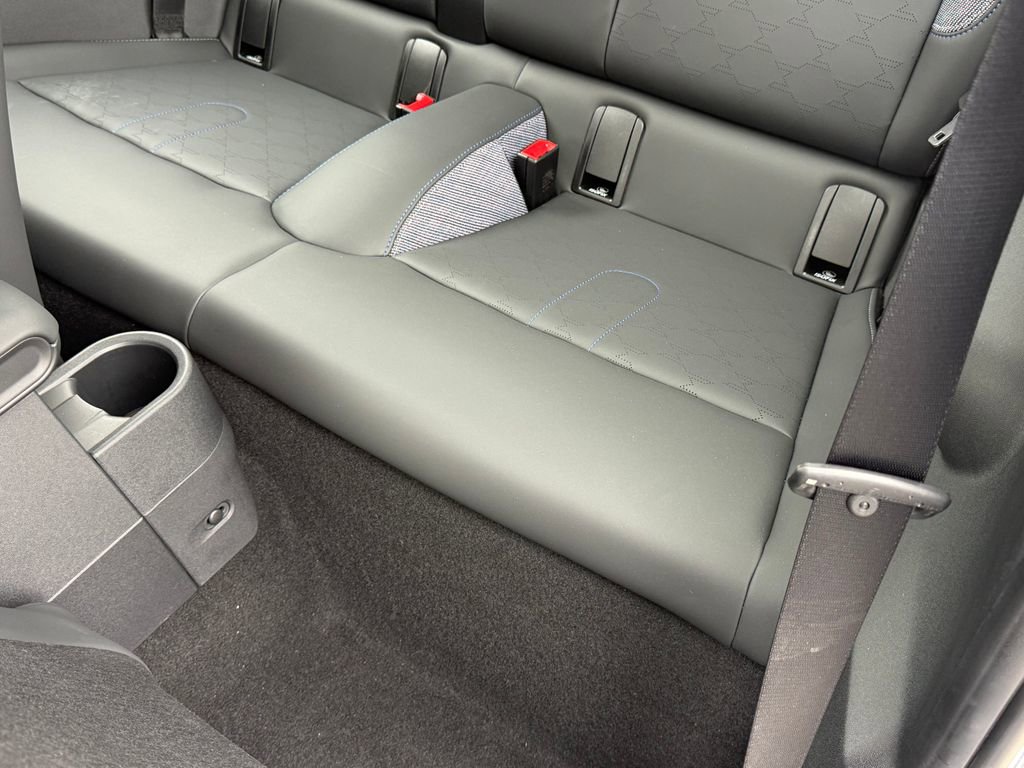 Certified 2025 MINI Cooper 2-Door Hardtop FWD image 20