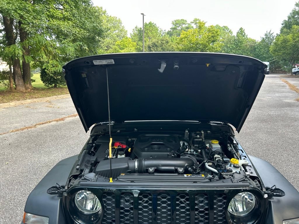Used 2024 Jeep Wrangler Unlimited Sport AWD/4WD image 12