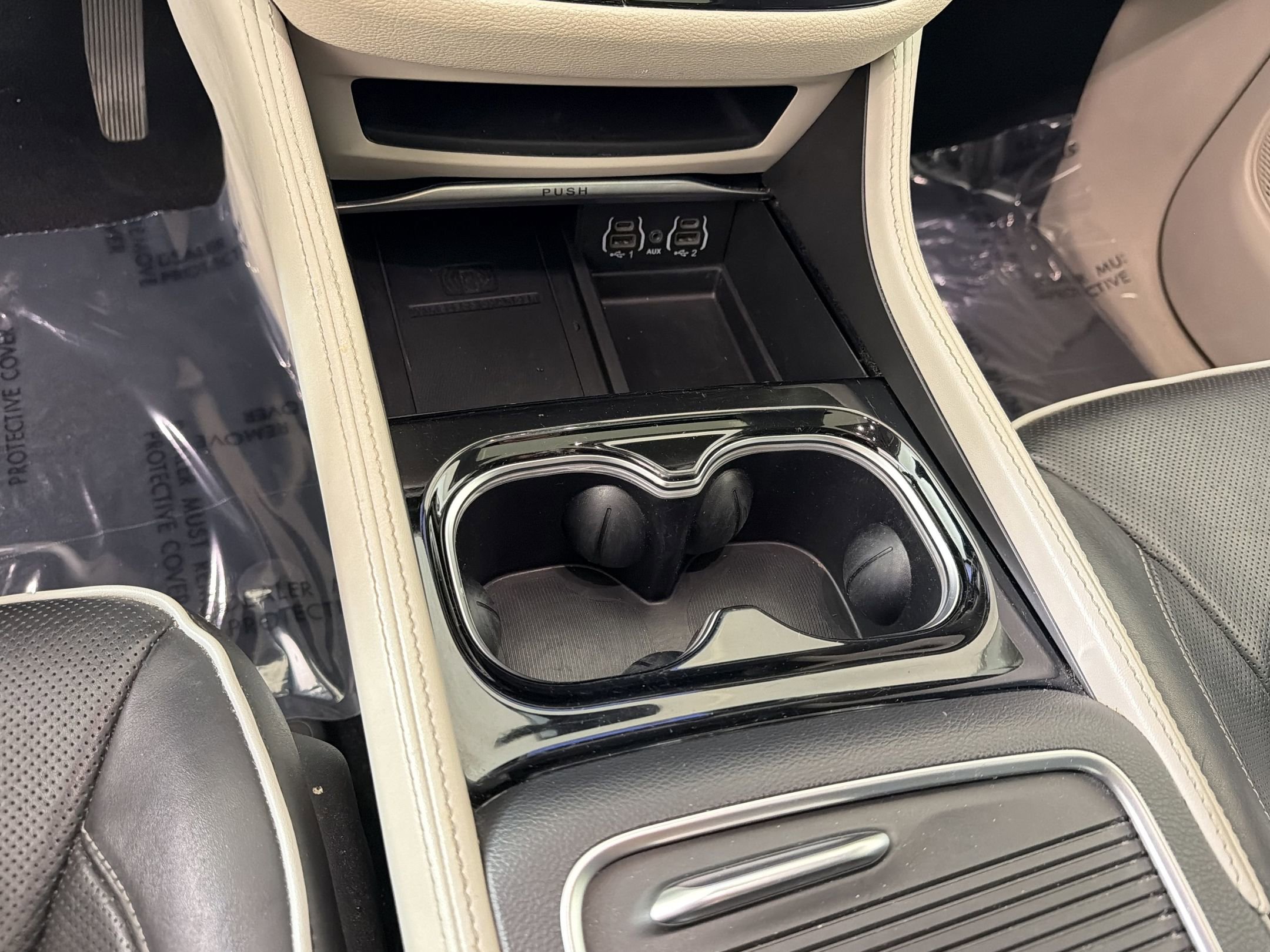 Used 2022 Chrysler Pacifica Limited FWD image 31