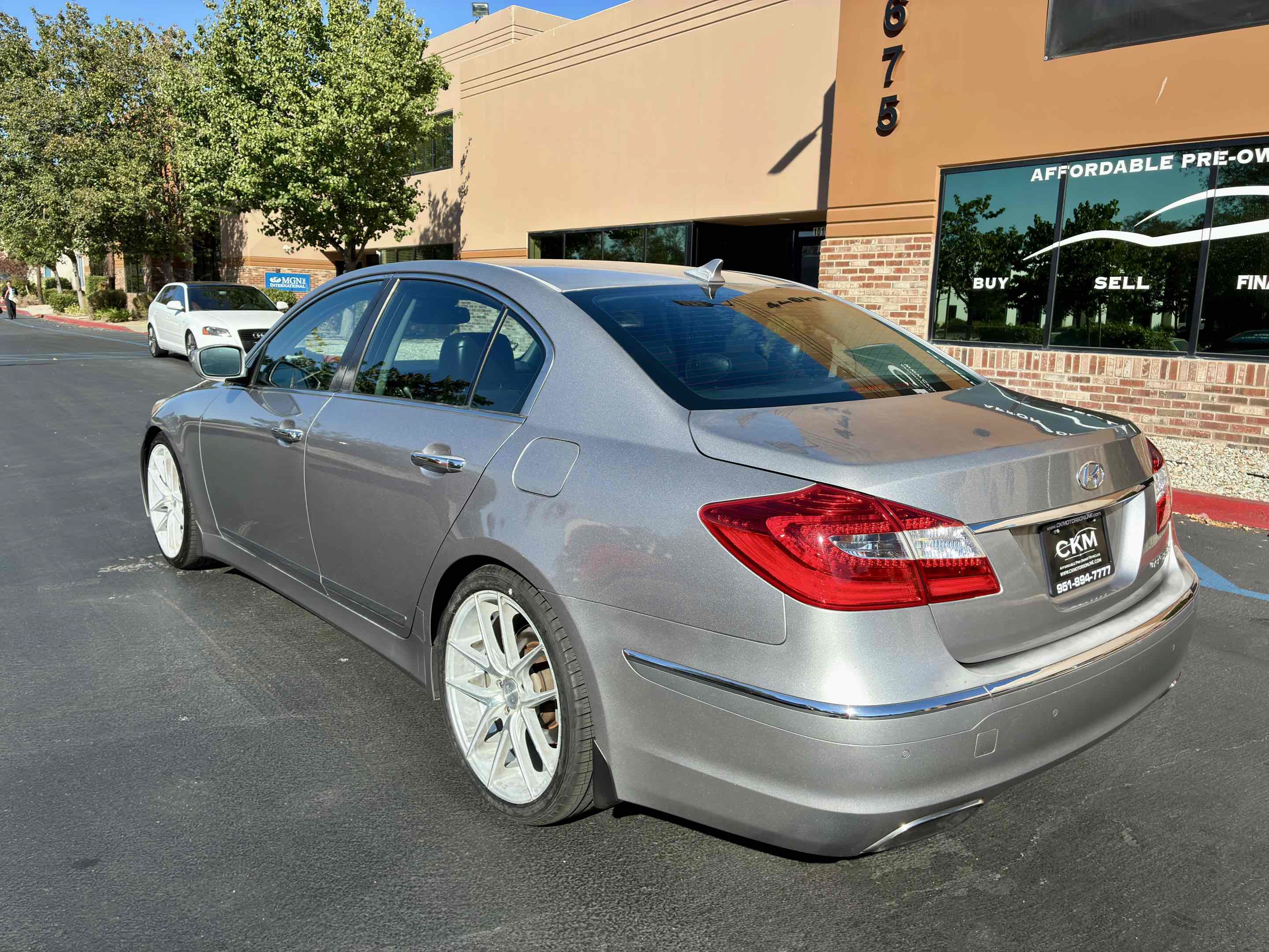 Used 2012 Hyundai Genesis 5.0 RWD image 10