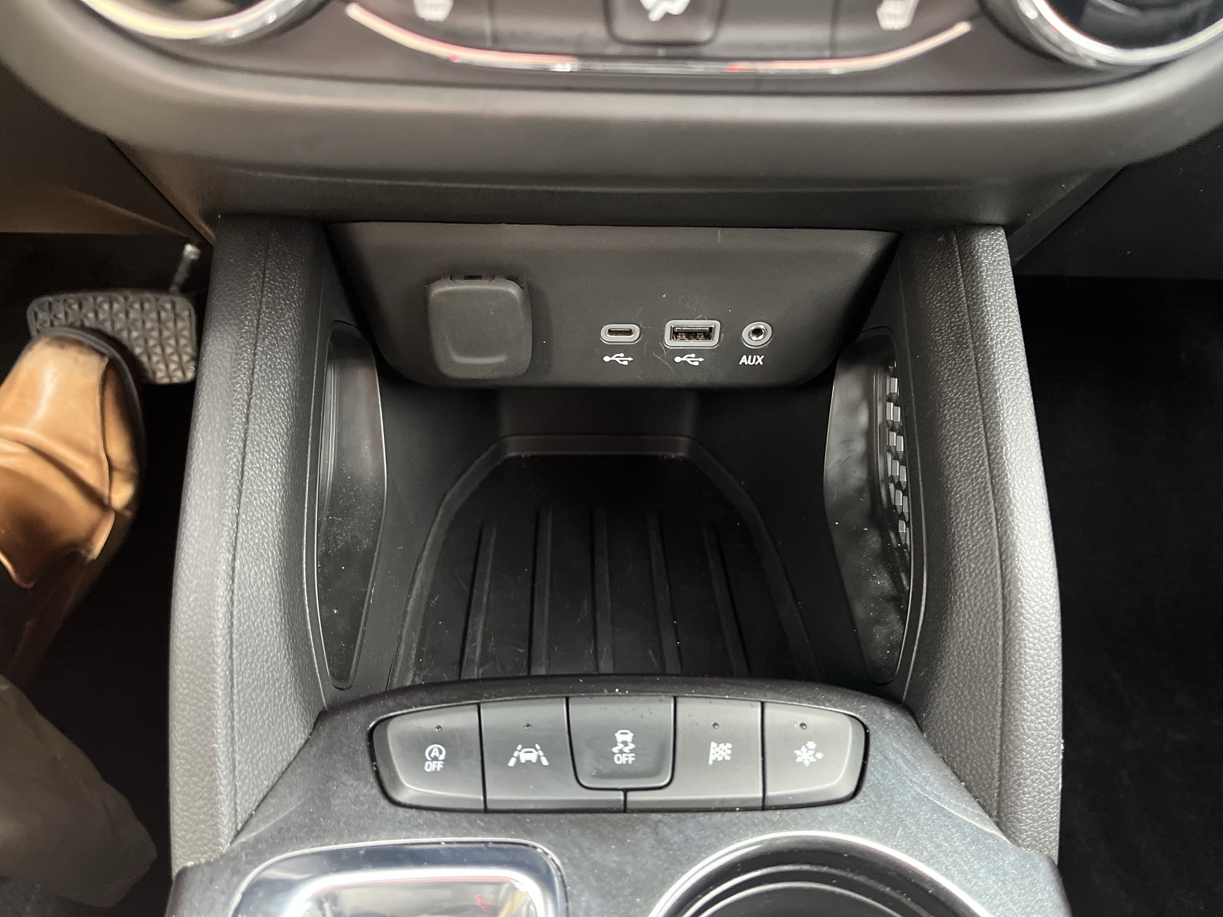 Used 2023 Chevrolet TrailBlazer RS w/ Sun and Liftgate Package image 27