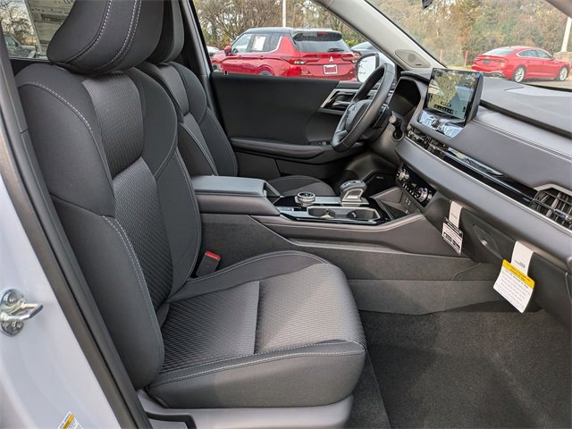 New 2025 Mitsubishi Outlander ES image 34