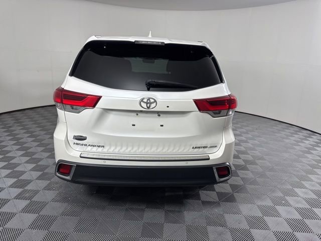 Used 2018 Toyota Highlander Limited Platinum image 4