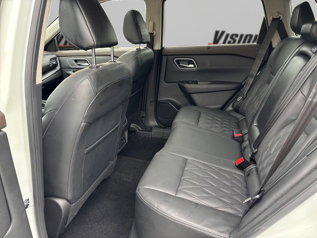 Used 2021 Nissan Rogue Platinum image 10