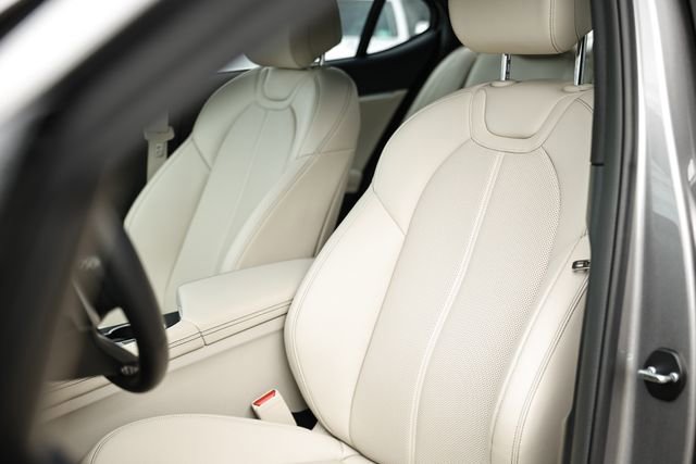 Used 2026 Genesis G70 2.5T image 19