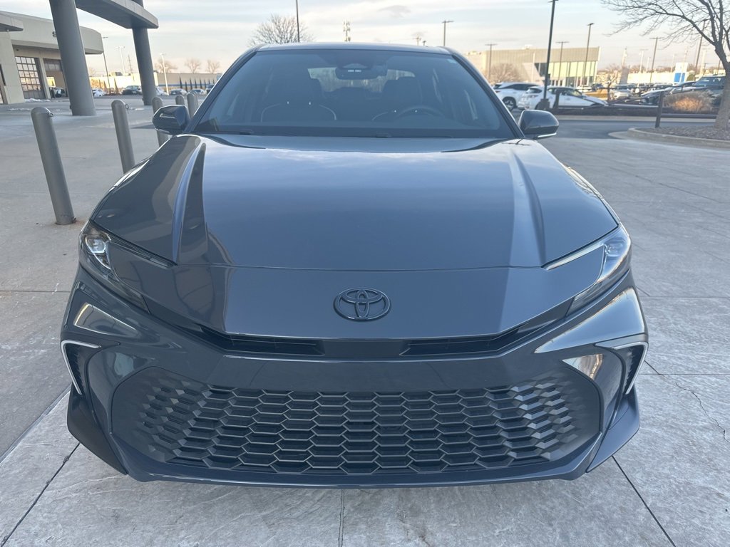 Used 2025 Toyota Camry SE w/ Convenience Package image 8