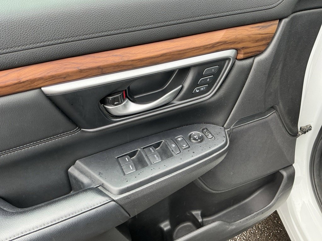 Used 2020 Honda CR-V Touring image 17