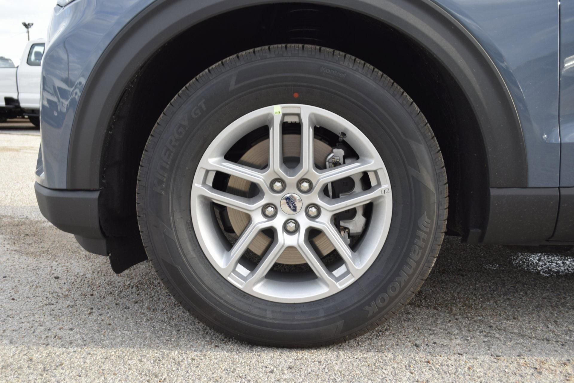 New 2026 Ford Explorer Active w/ Active Comfort Package image 27