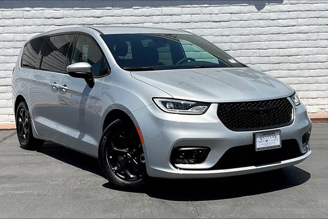 New 2023 Chrysler Pacifica Touring-L w/ S Appearance Package image 14