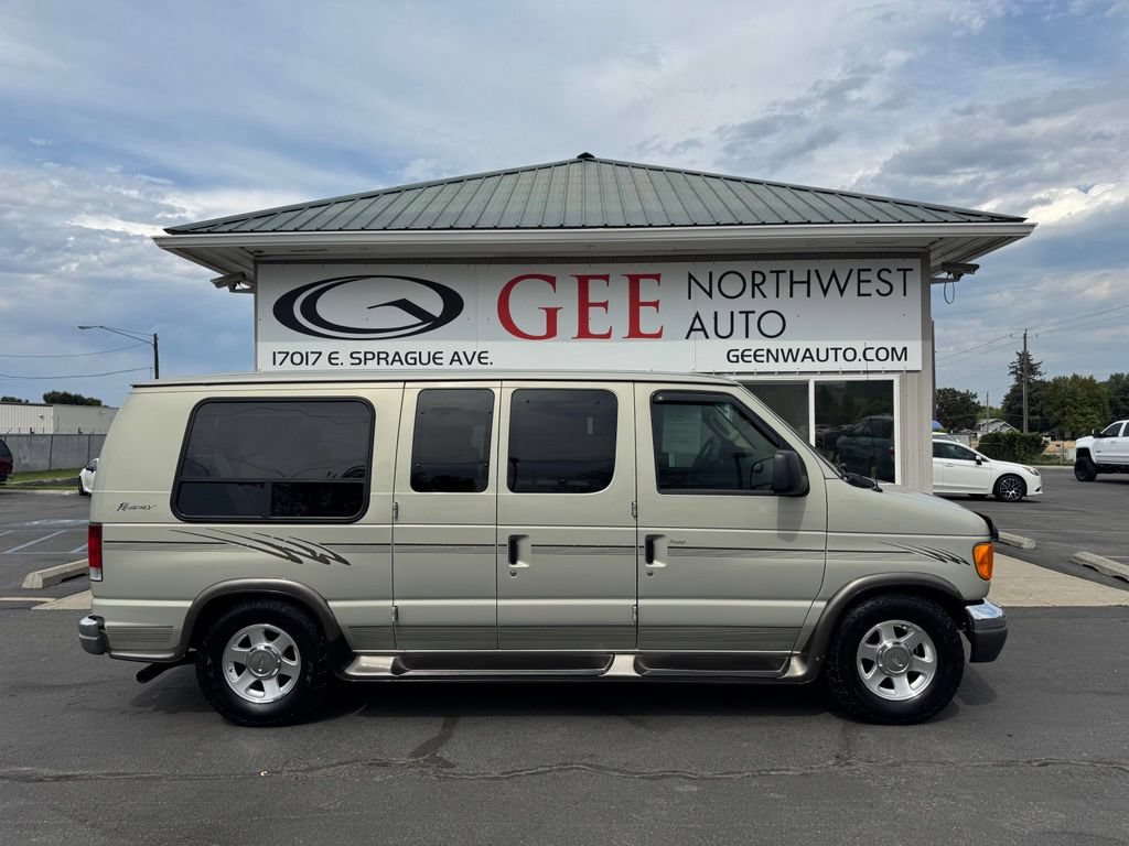 Used 2006 Ford E-150 and Econoline 150 RWD image 2