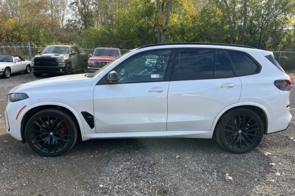Used 2024 BMW X5 M60i AWD/4WD image 3