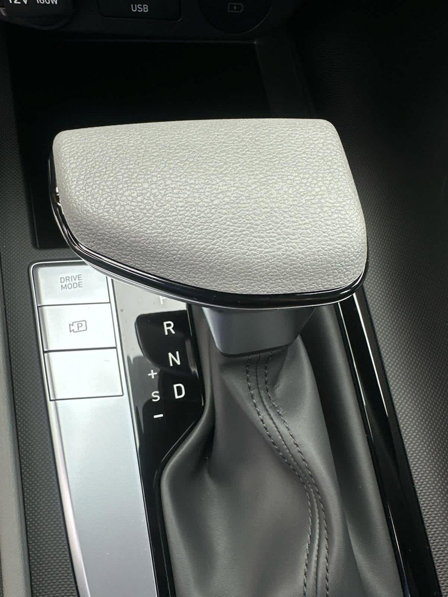 New 2026 Hyundai Elantra SE FWD image 18