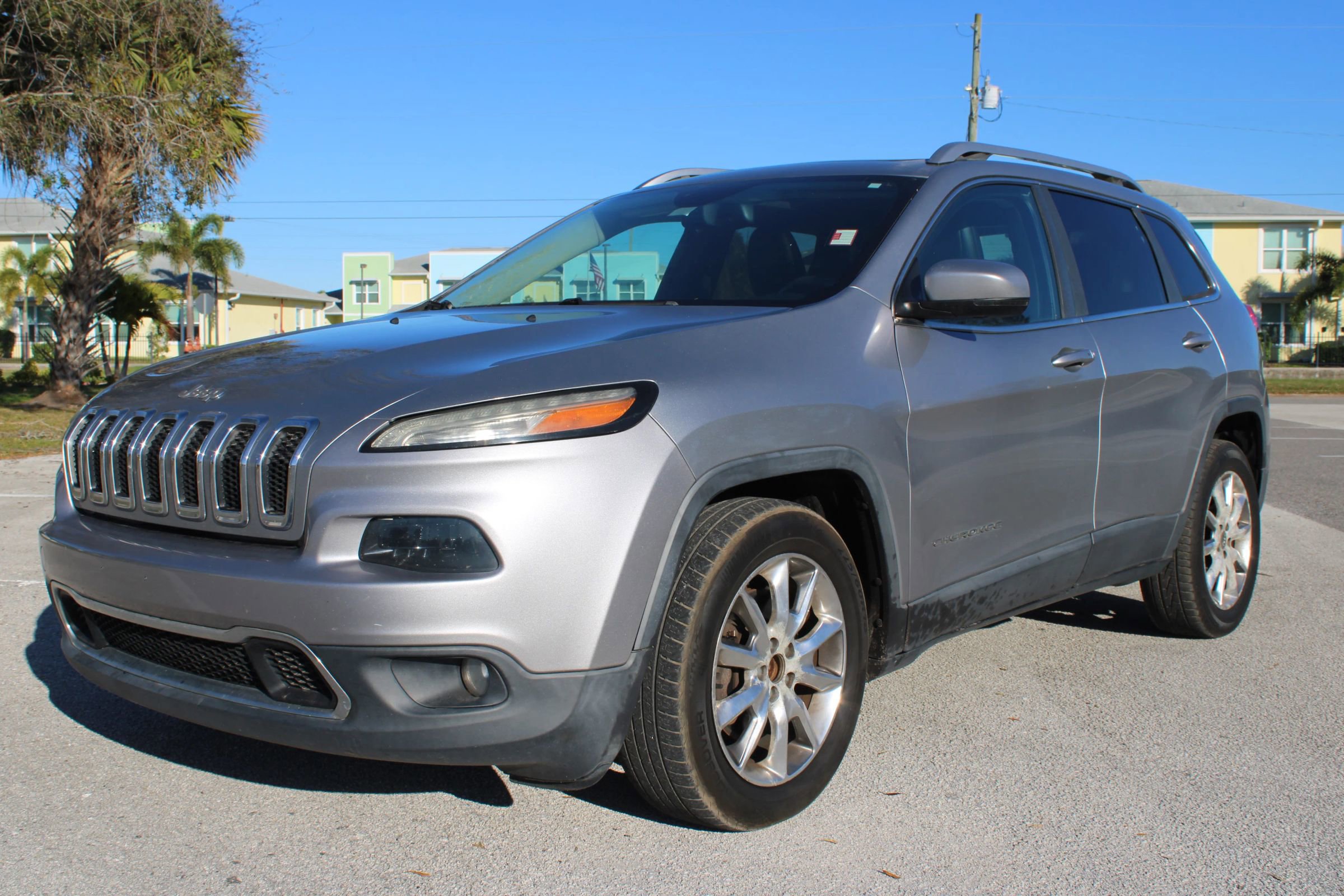 Used 2014 Jeep Cherokee Limited image 1