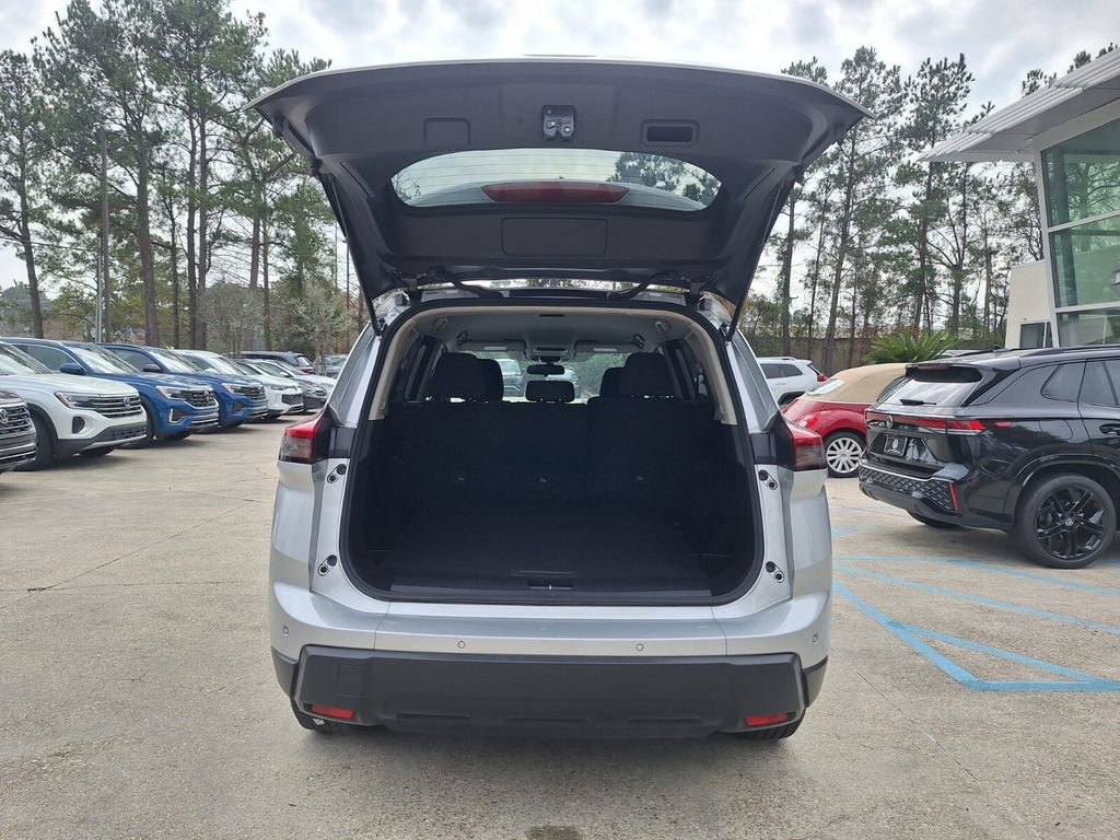 Used 2024 Nissan Rogue S image 26