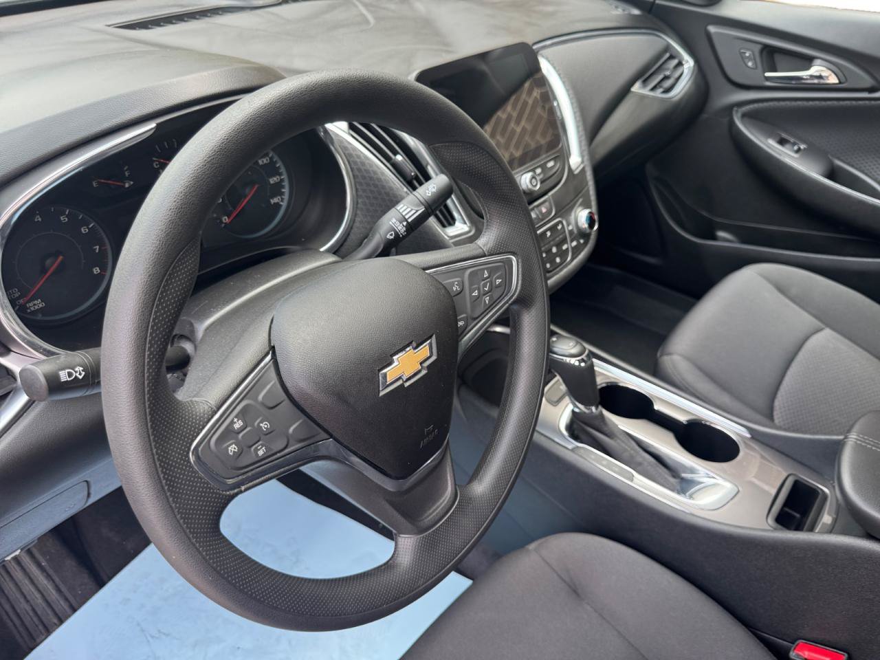 Used 2020 Chevrolet Malibu LT FWD image 3