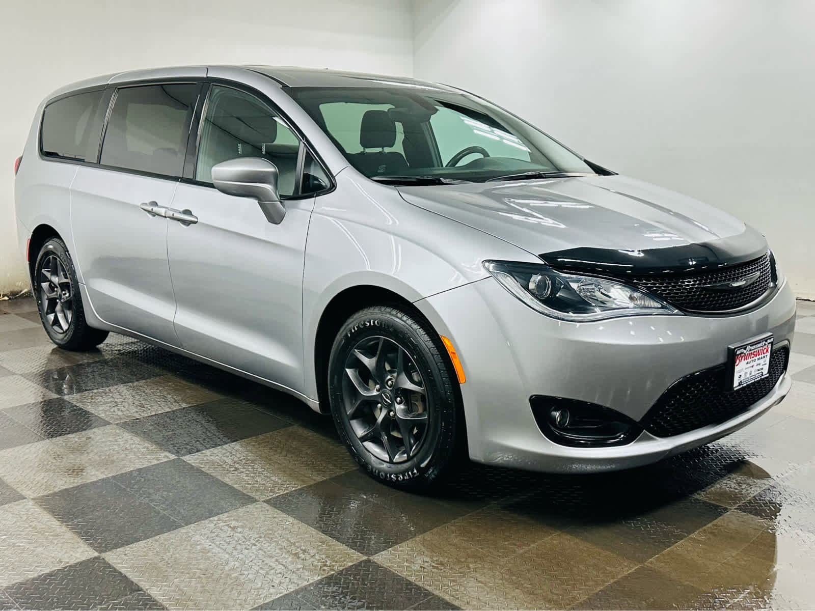 Used 2018 Chrysler Pacifica Touring Plus w/ S Appearance Package image 3