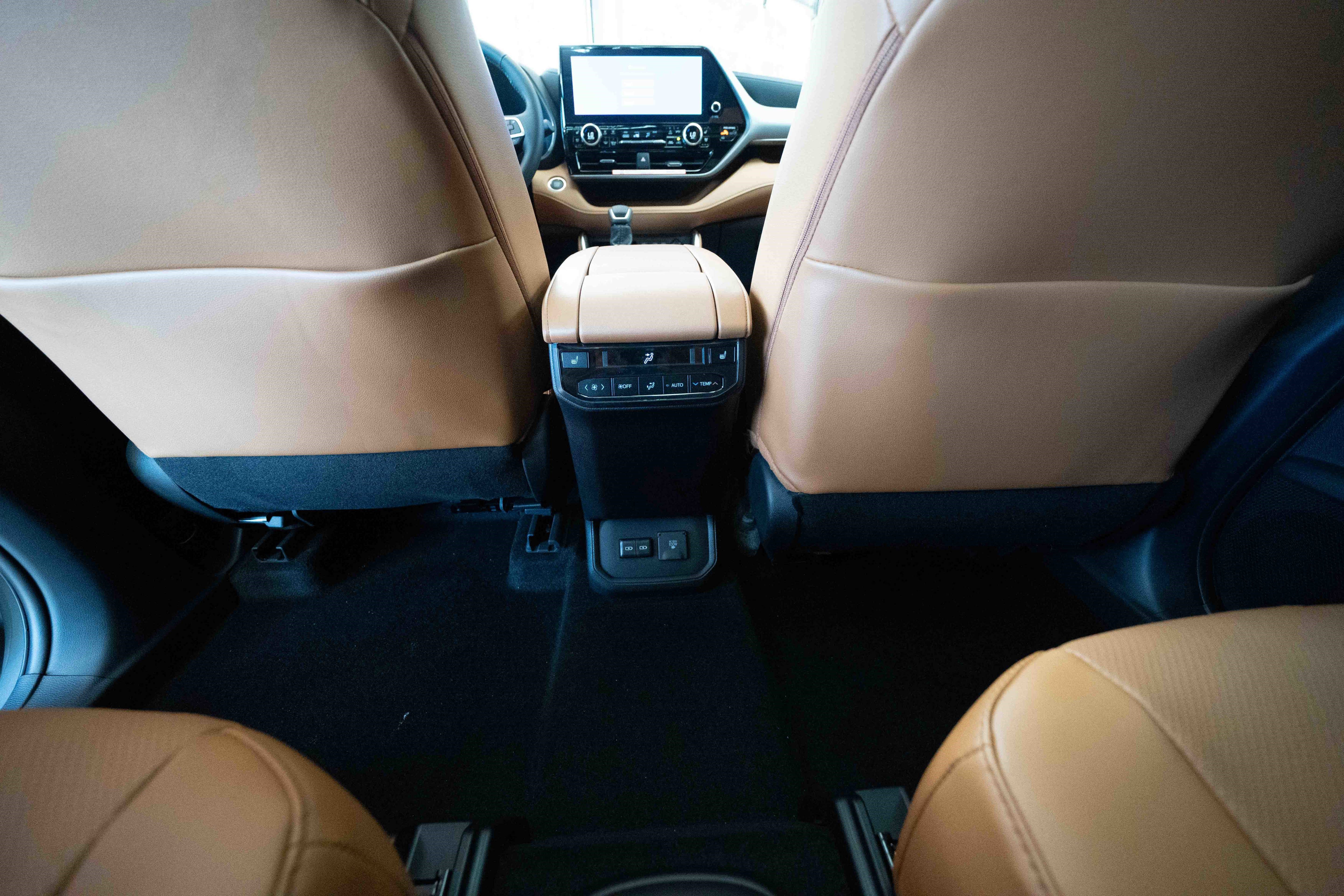 New 2026 Toyota Highlander Platinum image 22