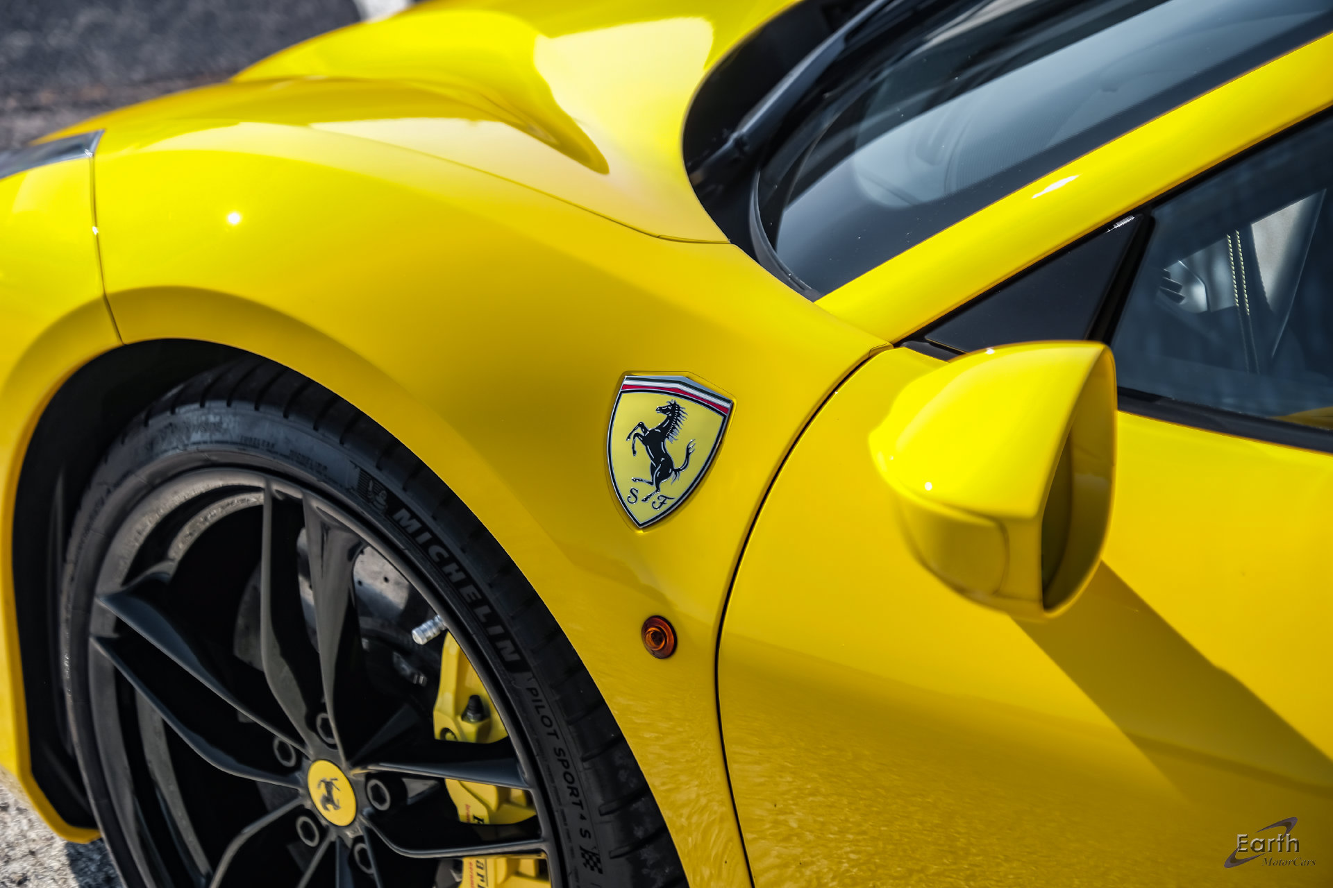 Used 2018 Ferrari 488 Spider RWD image 44