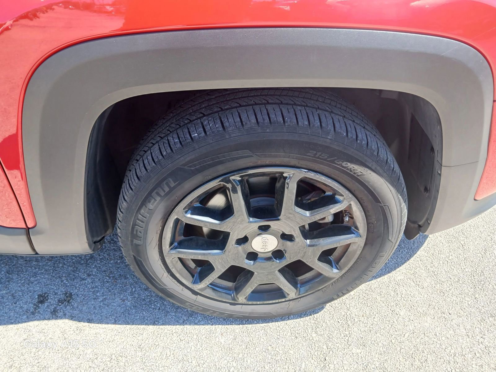 Used 2019 Jeep Renegade Latitude FWD image 17