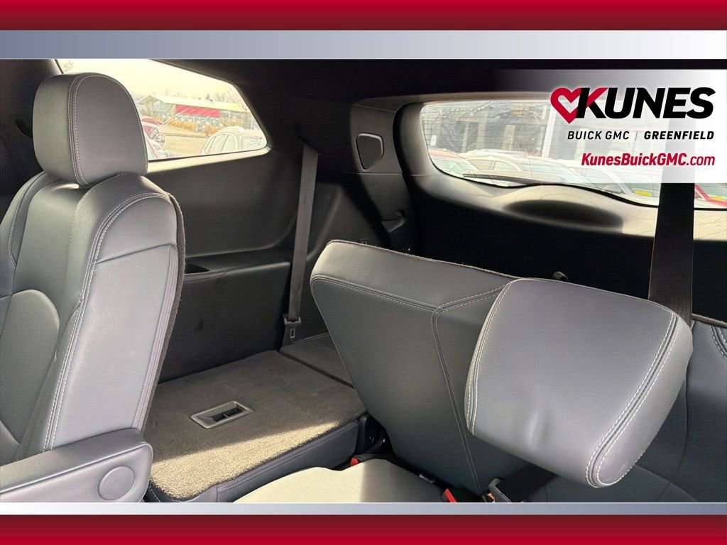 Used 2024 Buick Enclave Premium image 32