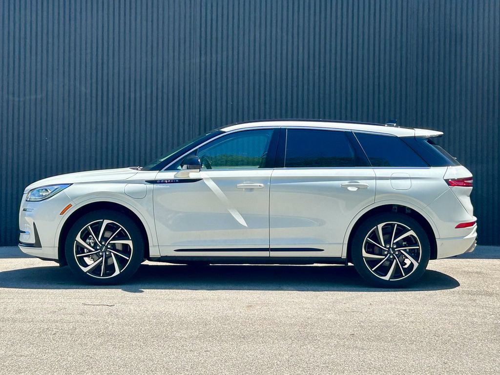 New 2025 Lincoln Corsair Grand Touring AWD/4WD image 3