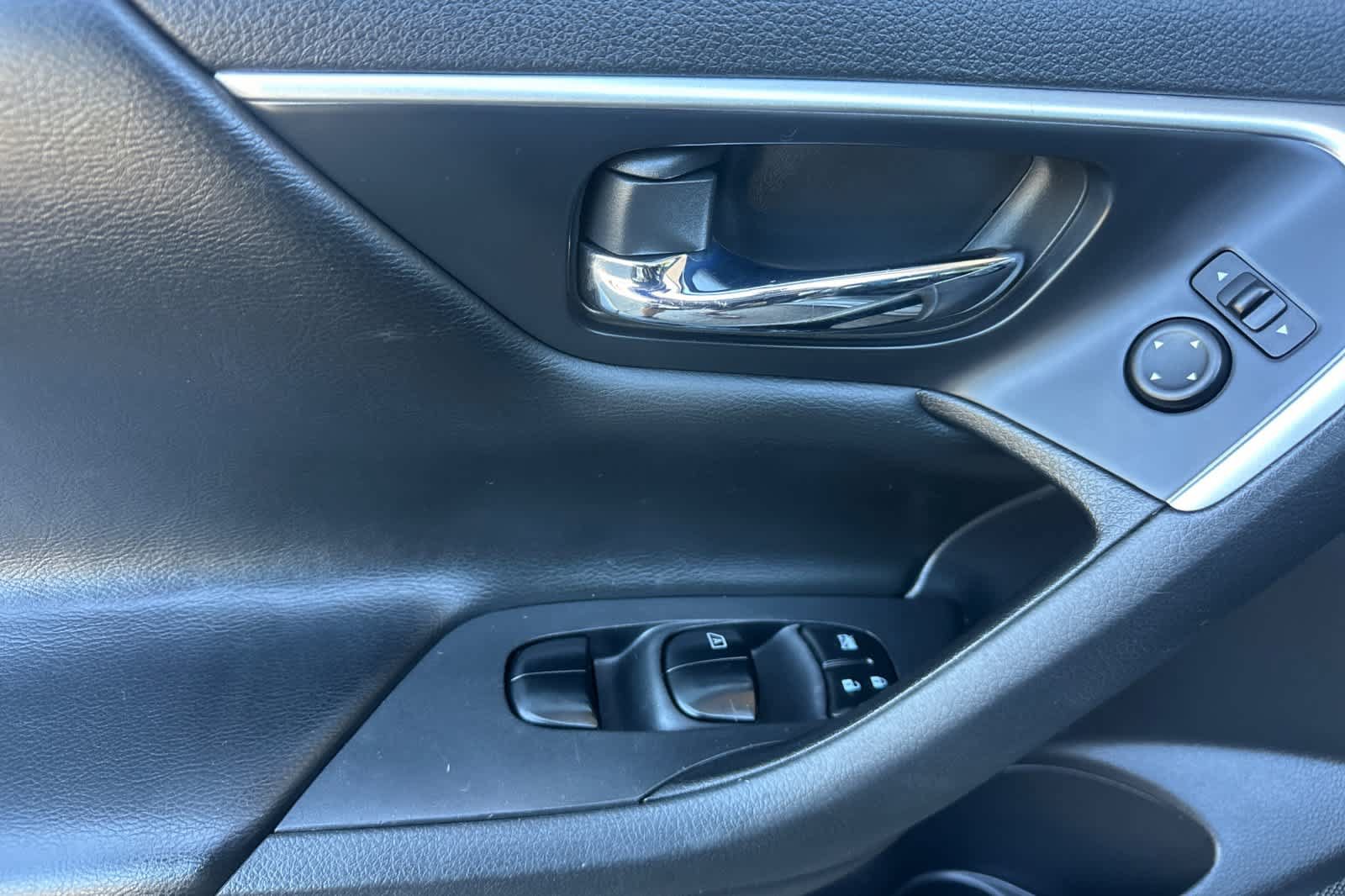 Used 2017 Nissan Altima 2.5 SV FWD image 12