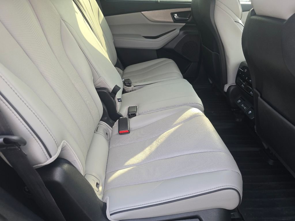 Used 2023 Acura MDX SH-AWD w/ Advance Package image 21