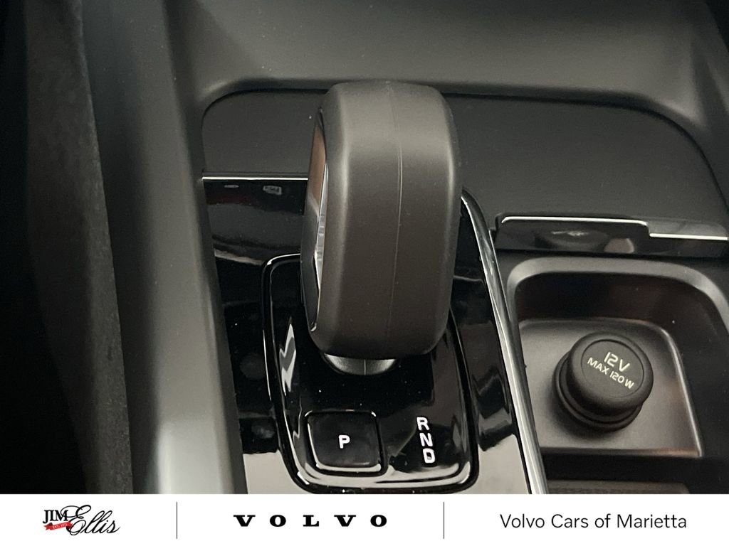 New 2025 Volvo XC60 B5 Core w/ Climate Package image 22