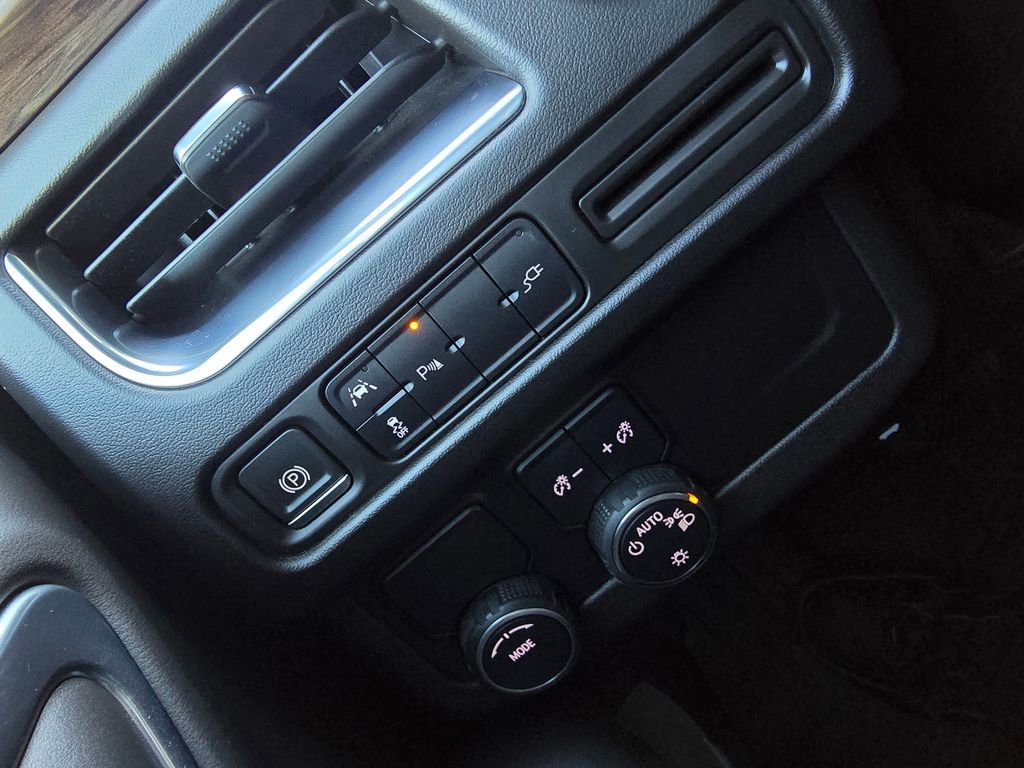 Used 2022 Chevrolet Tahoe LT image 30