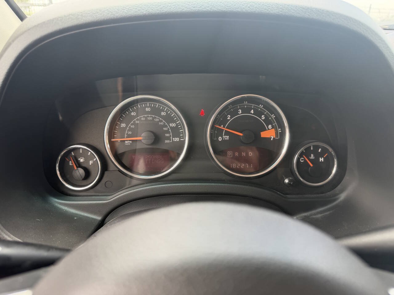 Used 2014 Jeep Compass Latitude w/ Sun/Sound Group FWD image 8